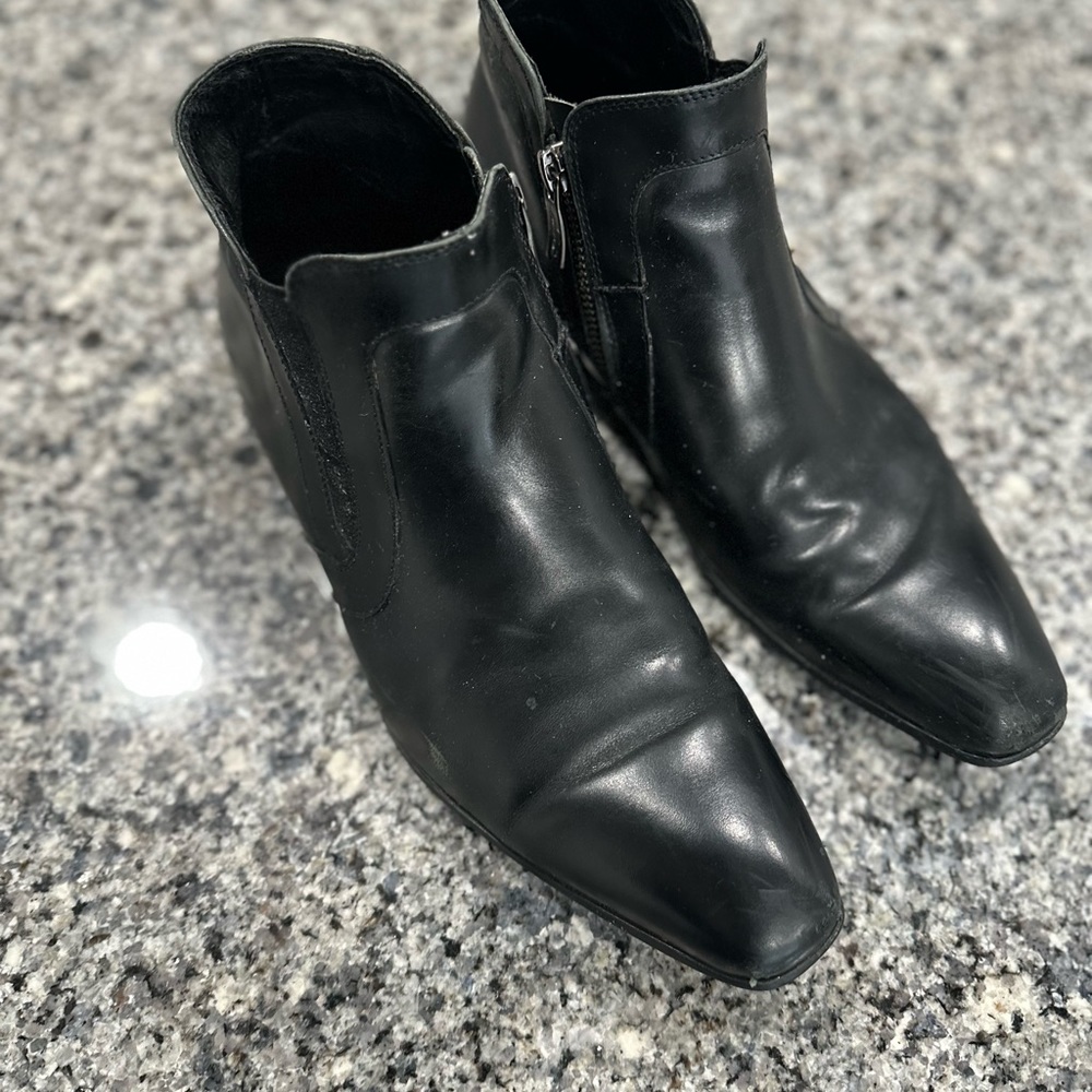 Kenneth Cole Black Ankle boots, Sz8
